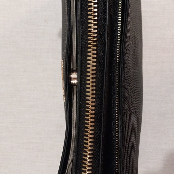 Crossbody - Picture 5 of 14